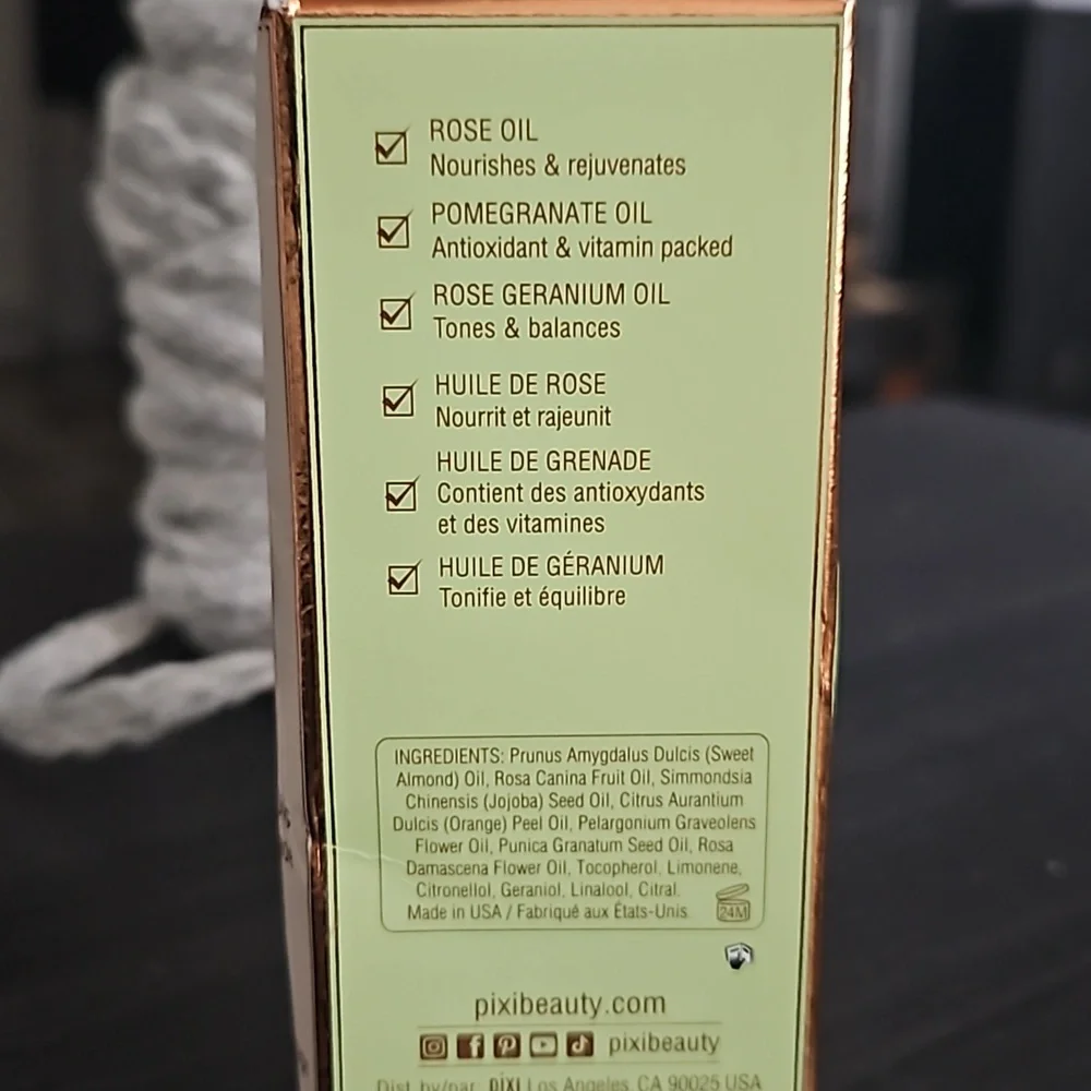 Pixi skintreata rose oil blend, 1 fl .oz nourishing face oil. New. - Picture 6 of 7